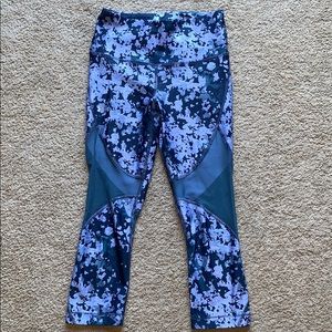 Under Armour Compression Capri leggings